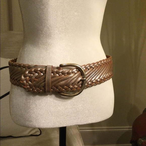 BCBGMaxAzria Accessories - BCBG MAXAZRIA belt 🤎